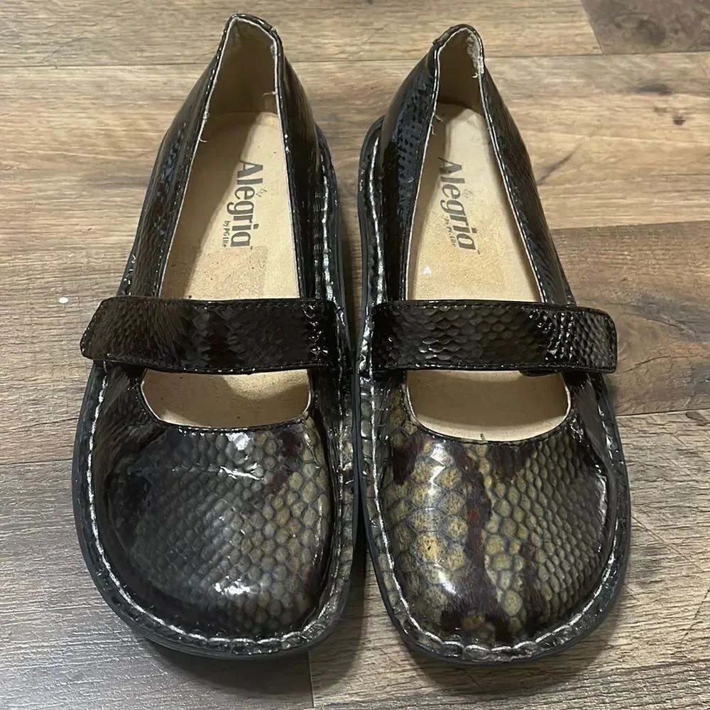 ALEGRIA SIZE 36- 6.5 WOMEN'S GREEN-BLACK ANIMAL PRINT MARY JANE SHOES